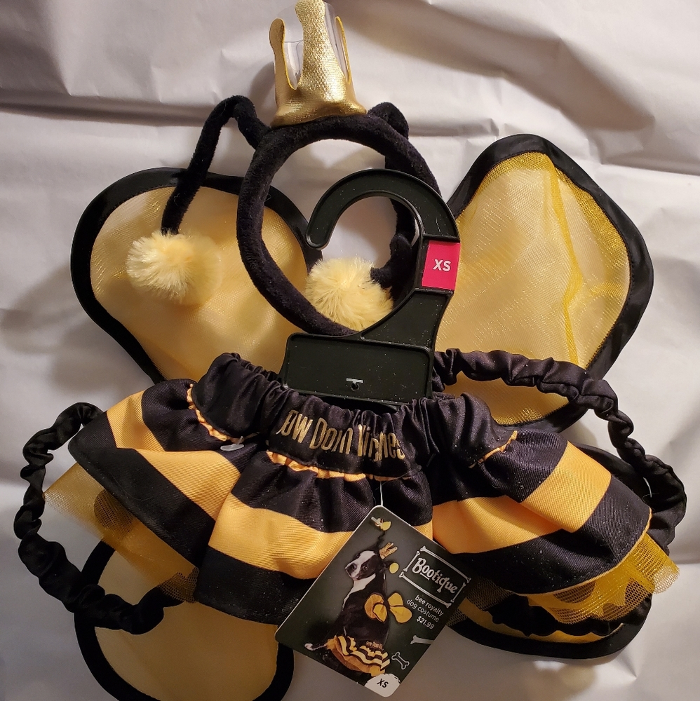 Bootique cat/dog pet costume
BEE